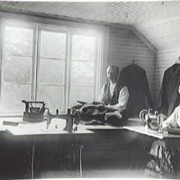 SLM M003348 - Skräddare Gustaf Ingvald i Saltorp, 1900-1910-tal