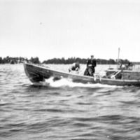SLM R51-85-6 - Fiskaren Elis Söderlunds första motorbåt, foto 1933