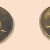 SLM 33253 3-4 - Två ljusmanschetter av guldfärgad metall
