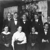 SLM P07-1261 - Jul- och nyårshelg hos familjen Ahlstrand år 1918, julgran i bakgrunden