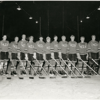 SLM P2016-0180 - Nyköpings Sportklubbs ishockeylag på 1950-talet
