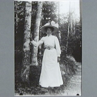 SLM AR10-81985 - Hilda Åhlin, Ålö soldattorp, Västra Vingåkers socken, 1910-tal