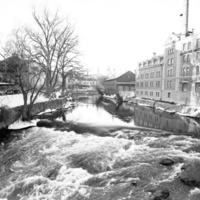 SLM OH0791-27 - Vårflod i Nyköping utmed Slottsgatan