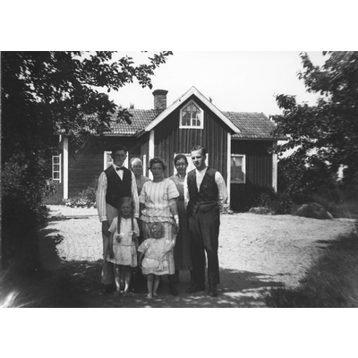 SLM SEM_Dg1702 - Familjen Ivar Ehrlund på besök år 1921