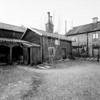 SLM OH0921 - En innergård någonstans längs Västra Storgatan i Nyköping
