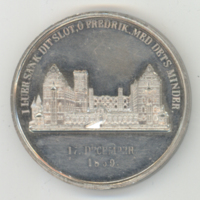SLM 5808 39 - Medalj, minnesmedalj över restaureringen av Frederiksborgs slott, Danmark