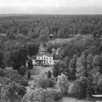 SLM BF04-0757 - Flygfoto - Högsjö gård i Västra Vingåker, 1946
