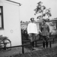SLM P08-050 - Elsgrund-Lägret med lägerchefen, Major Röpke