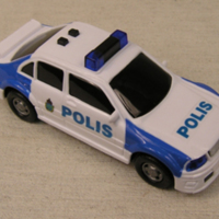 SLM 33361 1 - Polisbil, leksaksbil av plast från 1980-talet