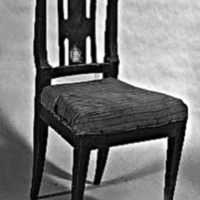 SLM 3426, 3427 - Två stolar med stoppad sits, från Järna socken