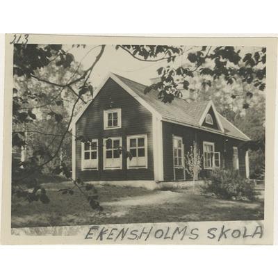 SLM R128-99-4 - Ekensholms skola i Dunker år 1944