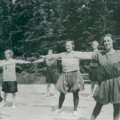 SLM R150-99-1 - Gymnastik på Fogelstad på 1930-talet