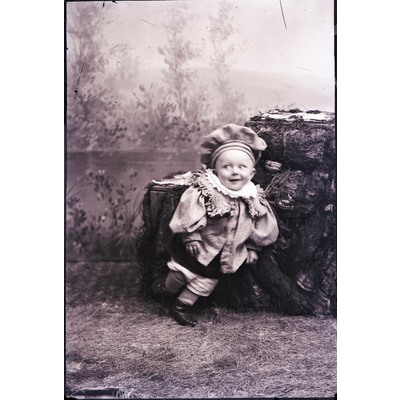 SLM X388-78 - Porträtt på ett litet barn