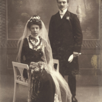 SLM P12-217 - Brudparet Johanna och Karl Lundahl, Ateljé Haglind Norrköping, 1910-tal