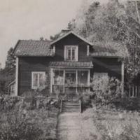 SLM M010713 - Englund, manbyggnaden är uppförd år 1900.