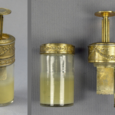 SLM 15666 - Parfymflaska med pump, tillverkad av glas och förgyllt stål, 1800-tal