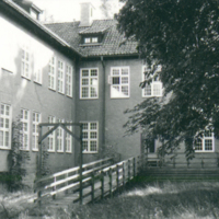 SLM S26-86-29A - Byggnad på Sundby sjukhusområde vid Strängnäs 1986