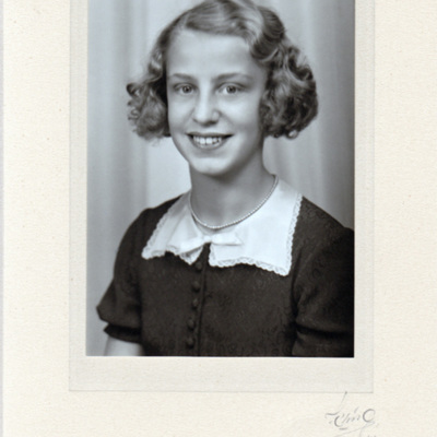 SLM P2016-0532 - Jane Axelsson år 1943