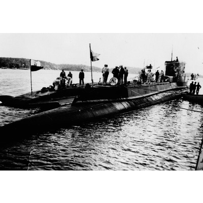 SLM P05-784 - Polska ubåtarna Sek, Rys och Zbik lämnar Vaxholm år 1940