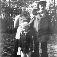 SLM P05-702 - Familjen Julin på Kramnäs gård