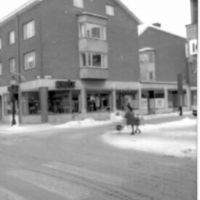 SLM R23-94-3 - Nyköpings stadscentrum med butiker