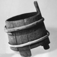 SLM 1061 - Tratt, laggkärl med träband, från Luckbol i Bälinge socken