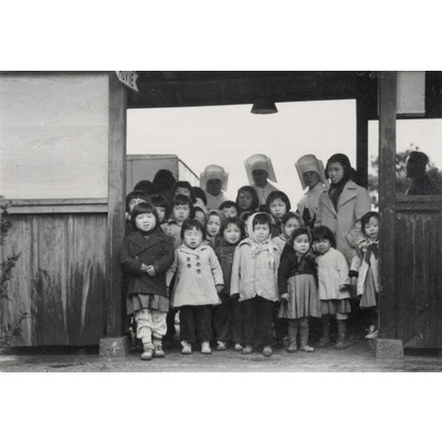 SLM P2021-0132 - Barn i Korea under Koreakriget, från Karl Grunewalds (1921-2016) fotoalbum