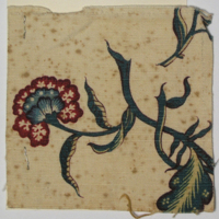 SLM 10568 5 - Tygprov från Gripsholm slott, tryckt blomstermönster på vit botten