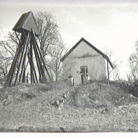 SLM POR53-2575-3 - Halla kyrka och klockstapel