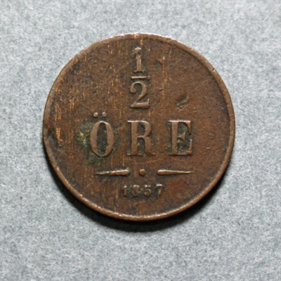 SLM 16683 - Mynt, 1/2 öre bronsmynt 1857, Oscar I