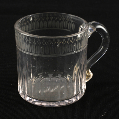SLM 2219, 2220 - Två punschglas med slipad dekor, 1800-talets senare del
