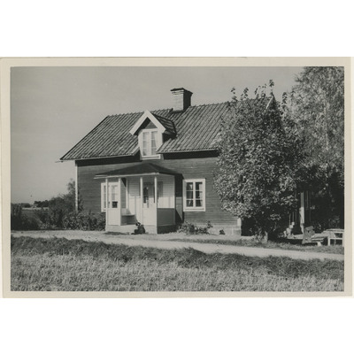SLM M004514 - Vedeby kvarn, mjölnare Lundqvists villa, foto 1947.