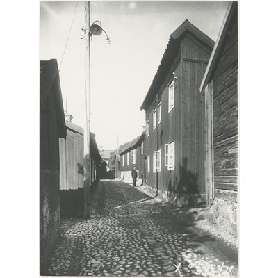SLM X2698-78 - Lillgatan i Strängnäs, 'Syskrinet', fotograferat 1926