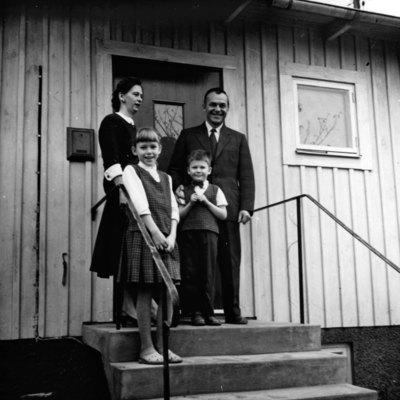 SLM P07-2151 - Familjen Sloma i Mariefred på 1950-talet