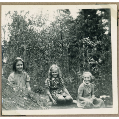 SLM P2018-0272 - Frösåkers barnkoloni år 1945