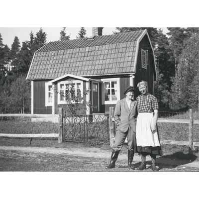 SLM SEM_Eg1525 - Kusiner på Karlbyå, ca 1940-tal