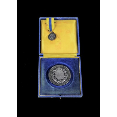 SLM 37962 1-3 - Medaljer, allmänna djurskyddsföreningen, 1956
