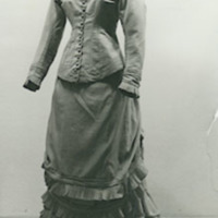 SLM 11861 1-2 - Turnyrklänning, liv och kjol av blått tyg, 1880-tal