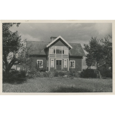 SLM M004576 - Sundstugan, Vedeby Utgård, med manbyggnad uppförd 1892. Gården friköptes från Vedeby 1886.