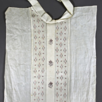 SLM 5529 - Skjortbröst, hårdstärkt skjortveck med mittparti av vitt mönstervävt tyg
