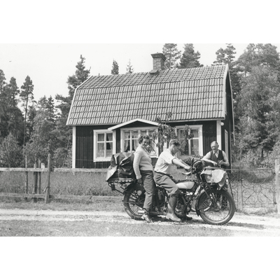 SLM SEM_Eg1520 - Ulla, Börje och Ivar på Karlbyå, 1946-1947