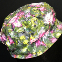 SLM 37120 - Hatt av tryckt bomullstyg, blomstermotiv och hattband, 1950 - 60-tal