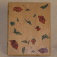 SLM 32137 - Låda av trä, i form av bok, dekorerad med målade rosor