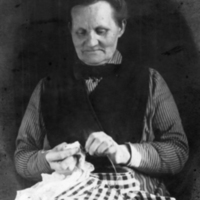 SLM P09-384 - Fru Anna Sofia Hallberg (1859-1947), sömmerska i Nyköping
