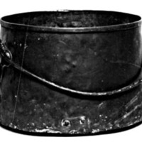 SLM 3976 - Kittel av koppar, försedd med järnhänkel, från Tystberga