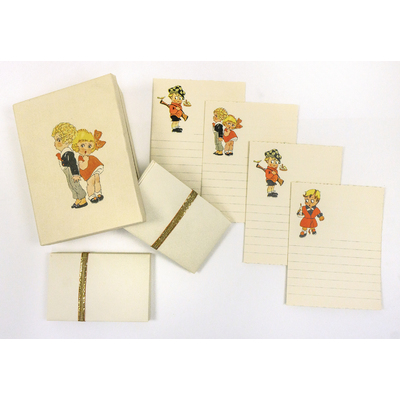 SLM 39506 - Pappask med kuvert och brevpapper med ritat motiv