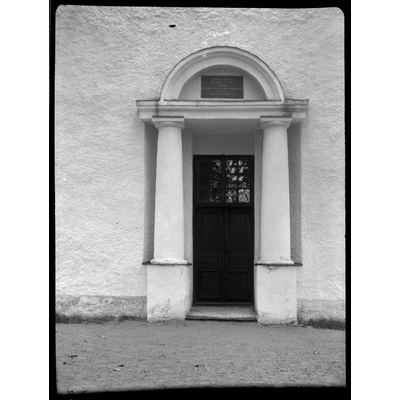 SLM X1219-80 - Portal på Vårdinge kyrka