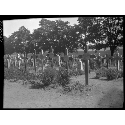 SLM X1213-80 - Gravkors, Västra Vingåkers kyrkogård