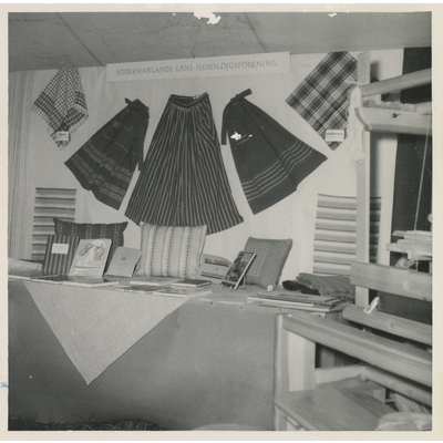 SLM P2021-0277 - Textilutställning 1954