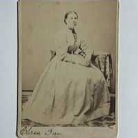 SLM M000392 - Pigan Clara på Mälby i Helgesta, 1860-tal